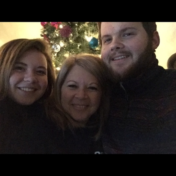 Meet your Posher, Lisa - Picture 1 of 1